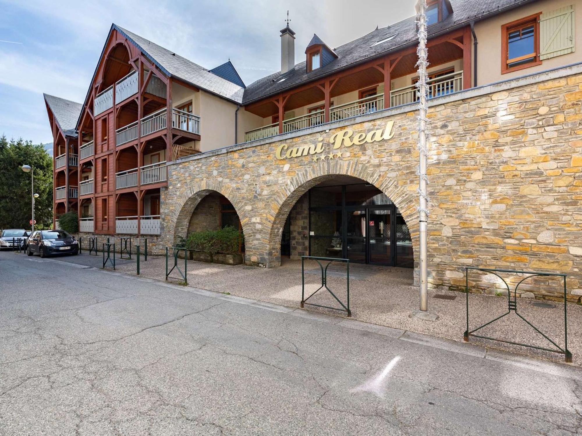 Appartement Duplex Centre Saint-Lary Avec Piscine, Sauna Et Parking - Fr-1-296-395 Екстериор снимка